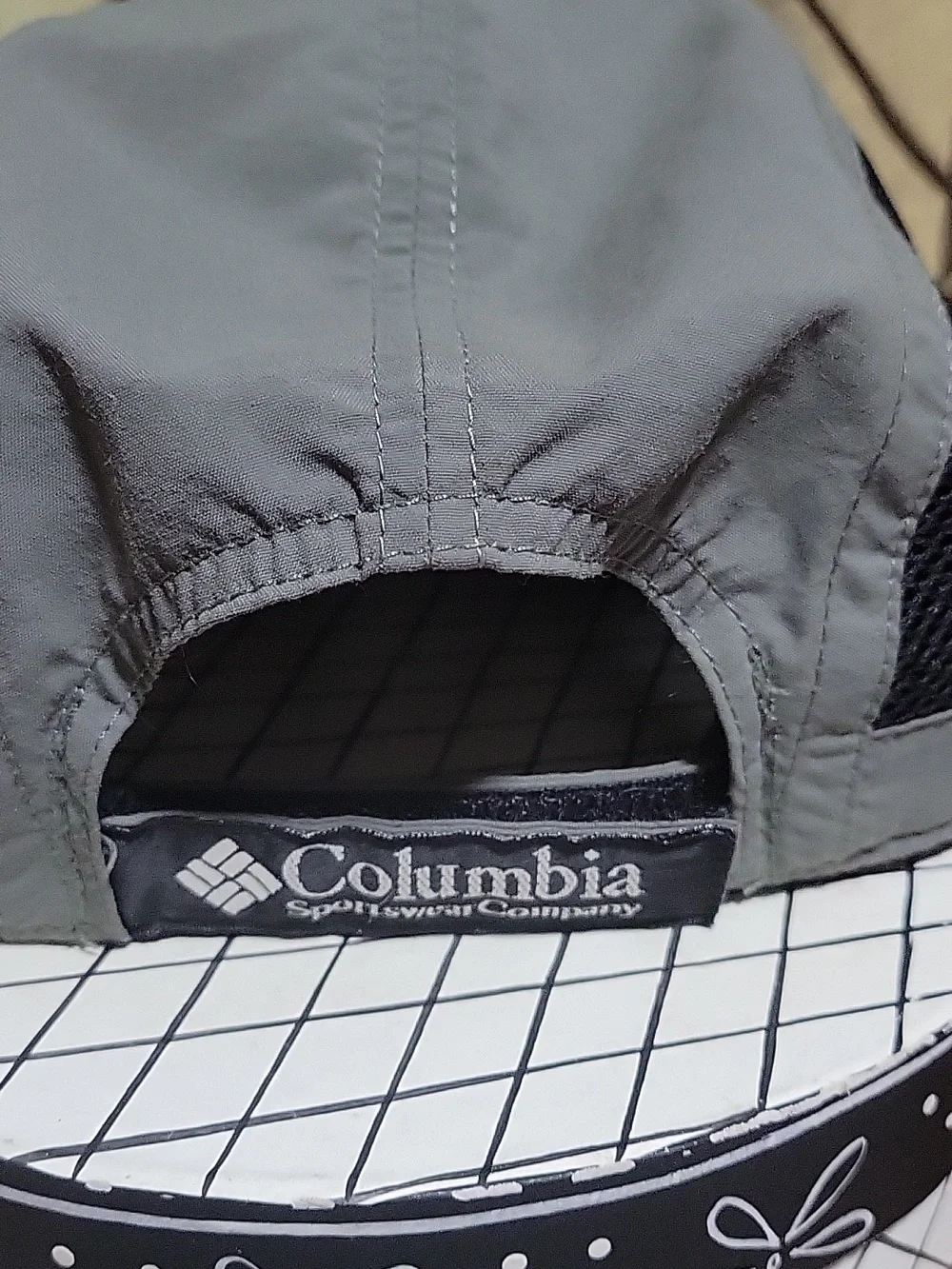 VGUC- Vintage Columbia Youth Lightweight Cap w/Mesh Sides